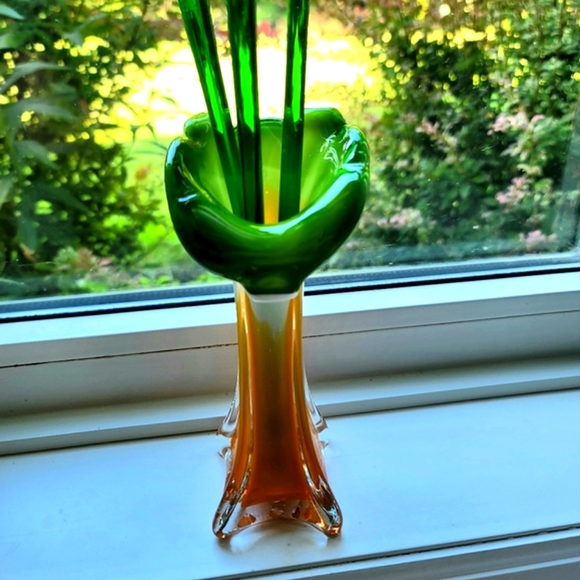 Glass Vase with 3 Flower Stems - Picture 5 of 8